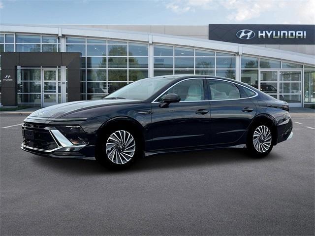 new 2025 Hyundai Sonata Hybrid car, priced at $39,155