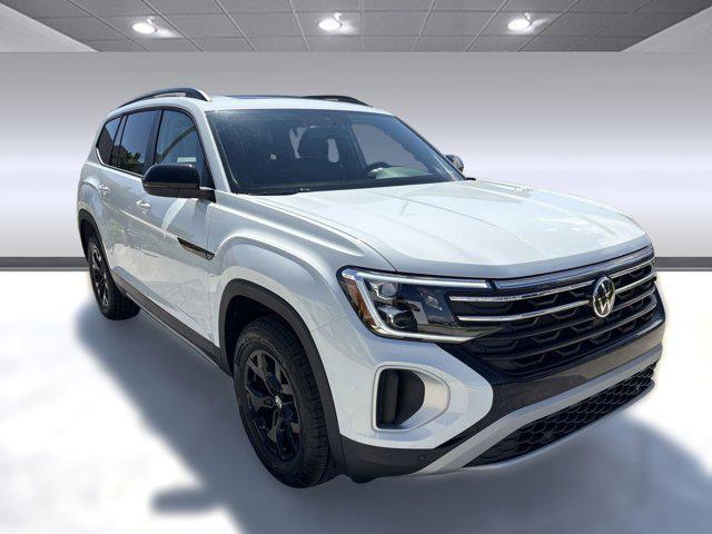 new 2025 Volkswagen Atlas car, priced at $45,092