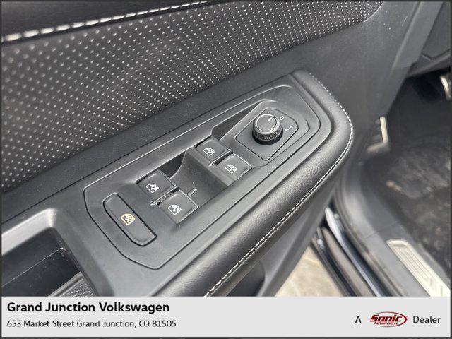 new 2025 Volkswagen Atlas Cross Sport car, priced at $50,291