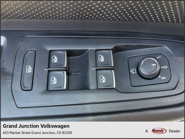 new 2025 Volkswagen Atlas car, priced at $54,311