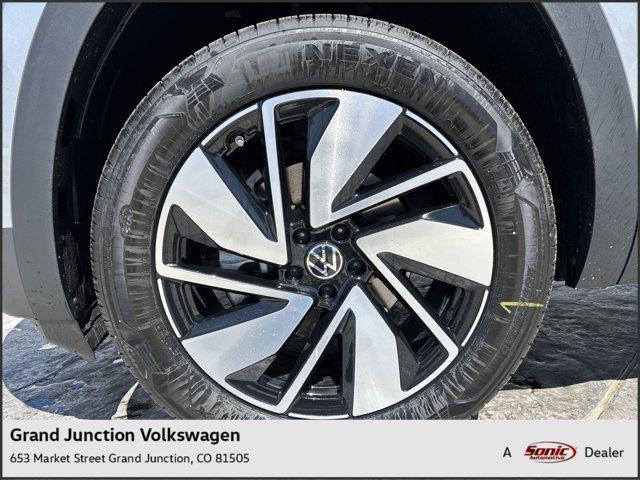 new 2025 Volkswagen Atlas car, priced at $49,651