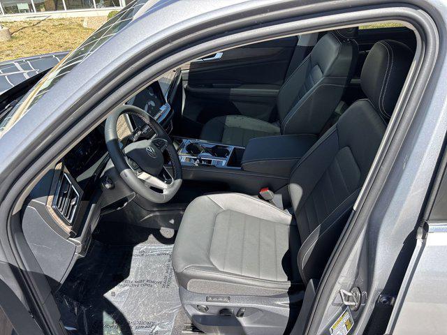 new 2025 Volkswagen Atlas car, priced at $49,651