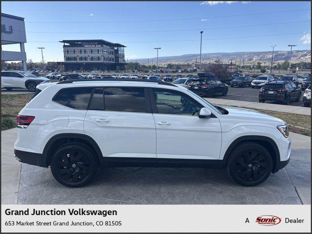 new 2025 Volkswagen Atlas car, priced at $45,111