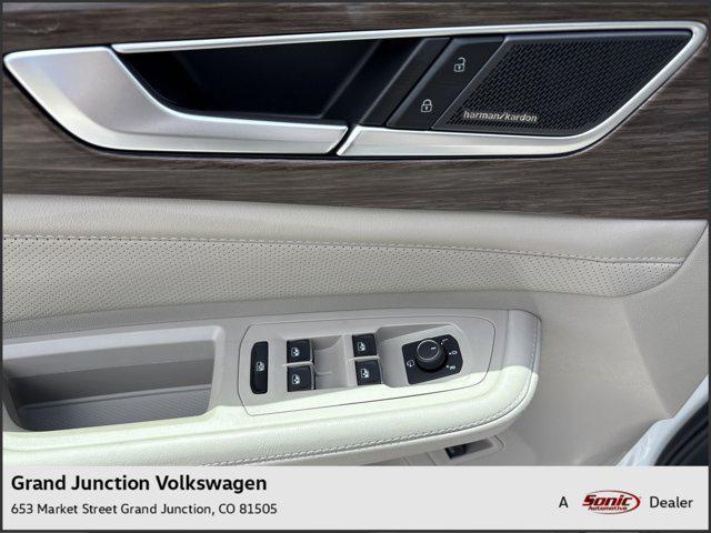new 2025 Volkswagen Atlas car, priced at $54,611