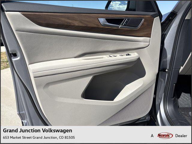 new 2025 Volkswagen Atlas car, priced at $40,811