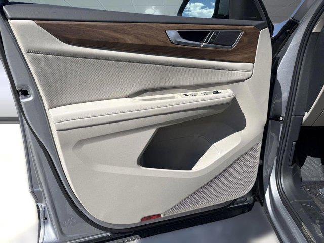 new 2025 Volkswagen Atlas car, priced at $38,653