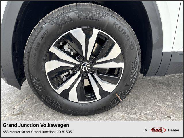 new 2025 Volkswagen Atlas car, priced at $40,991
