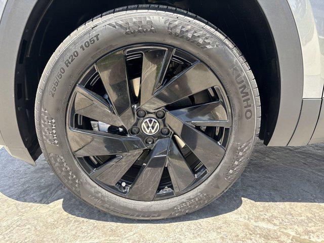 new 2025 Volkswagen Atlas car, priced at $47,142