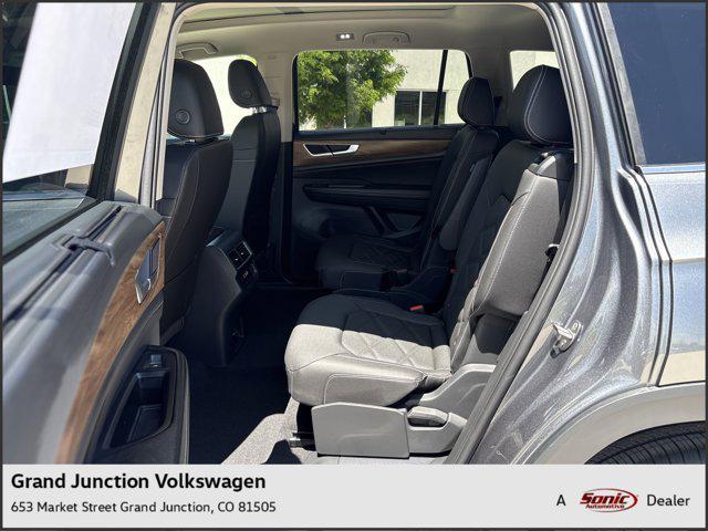 new 2025 Volkswagen Atlas car, priced at $48,945