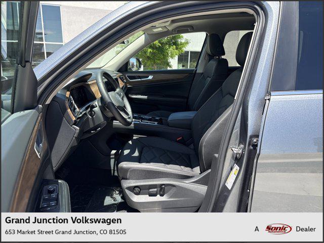 new 2025 Volkswagen Atlas car, priced at $48,945