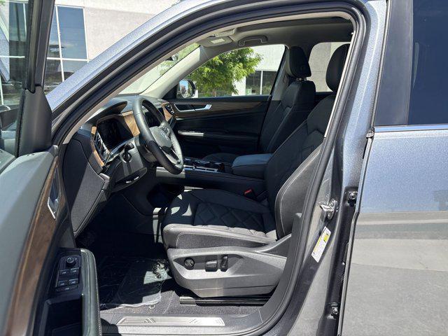 new 2025 Volkswagen Atlas car, priced at $47,142