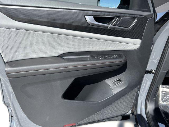 new 2025 Volkswagen Atlas car, priced at $45,022