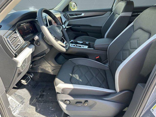 new 2025 Volkswagen Atlas car, priced at $45,022