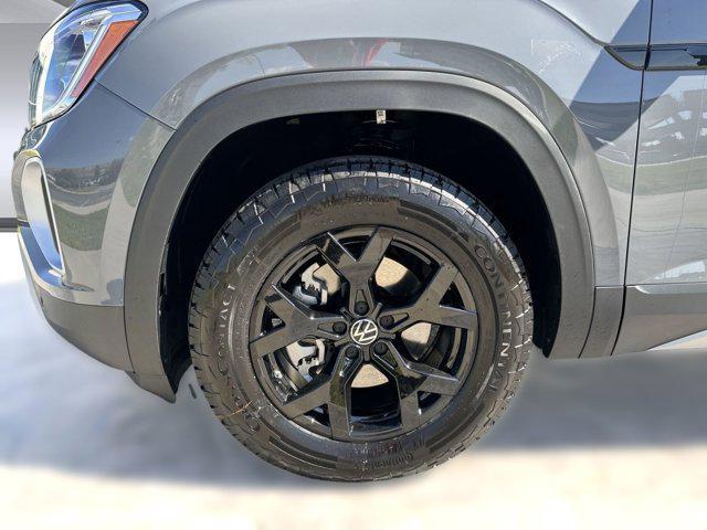 new 2025 Volkswagen Atlas car, priced at $45,022
