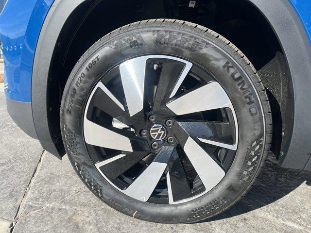 new 2025 Volkswagen Atlas Cross Sport car, priced at $44,993