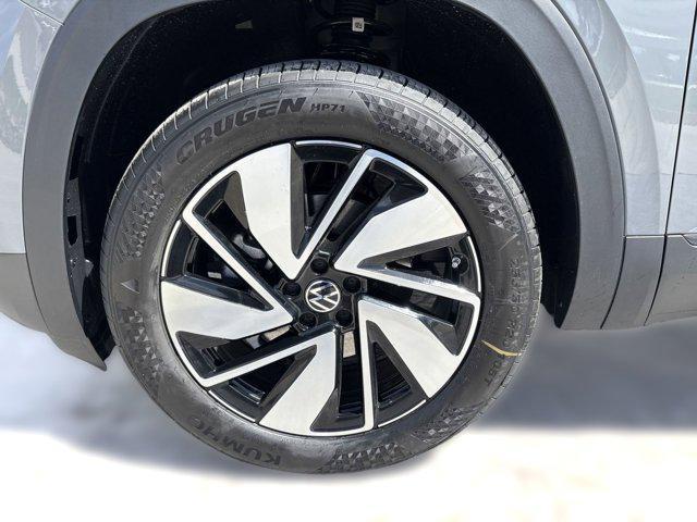 new 2025 Volkswagen Atlas car, priced at $43,843