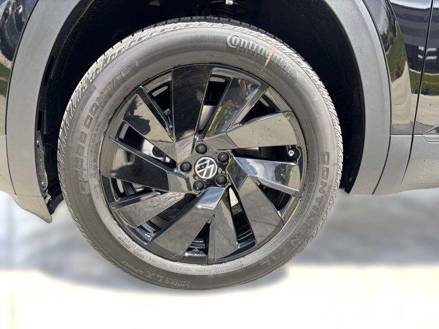 new 2025 Volkswagen Atlas car, priced at $43,522