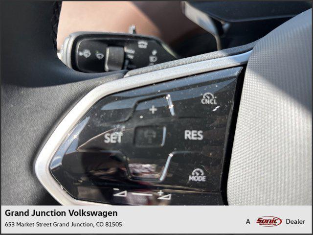 new 2025 Volkswagen ID.4 car, priced at $45,171
