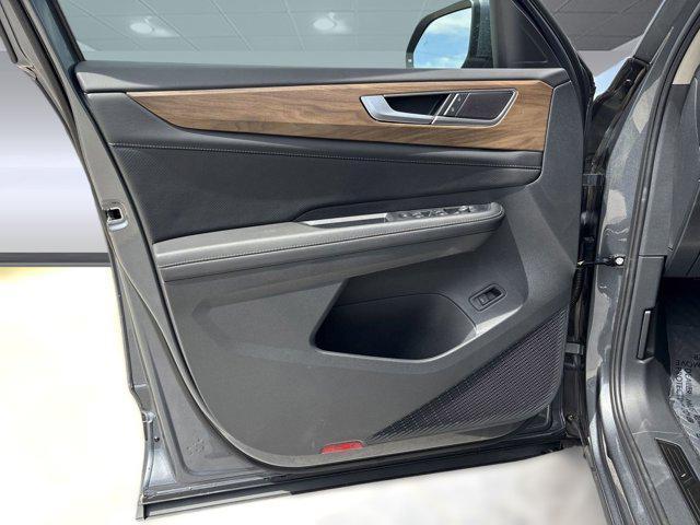 new 2025 Volkswagen Atlas car, priced at $43,522