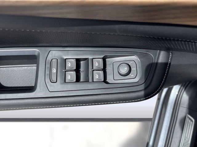 new 2025 Volkswagen Atlas car, priced at $43,522