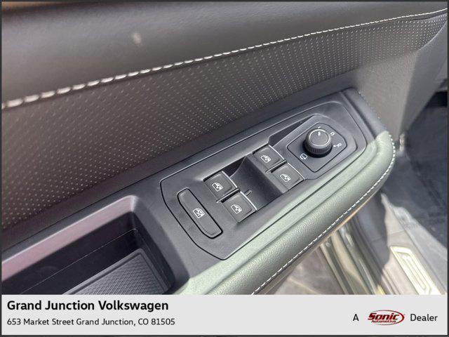 new 2025 Volkswagen Atlas car, priced at $56,256