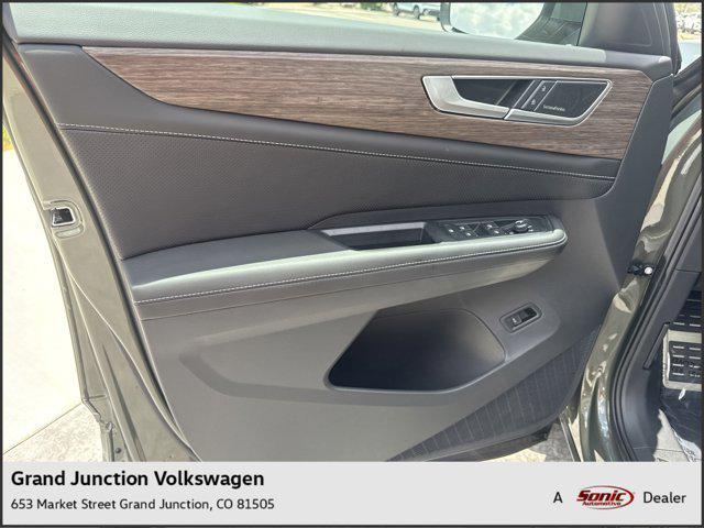 new 2025 Volkswagen Atlas car, priced at $56,256
