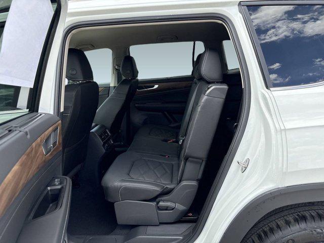 new 2025 Volkswagen Atlas car, priced at $43,073