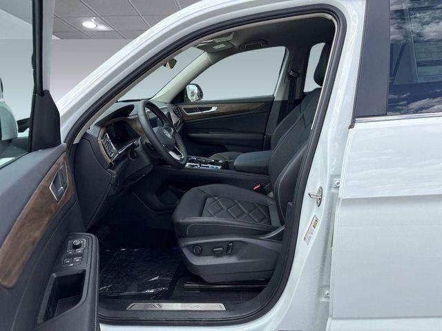 new 2025 Volkswagen Atlas car, priced at $43,073