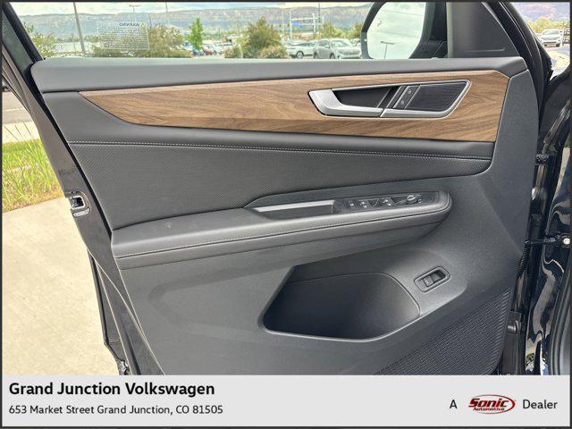 new 2025 Volkswagen Atlas car, priced at $46,781