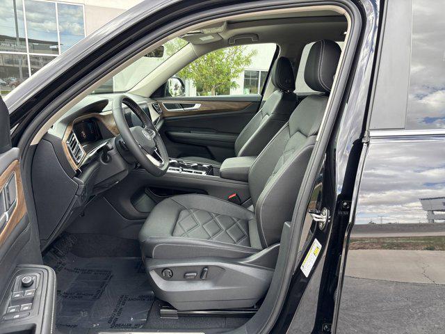 new 2025 Volkswagen Atlas car, priced at $46,781
