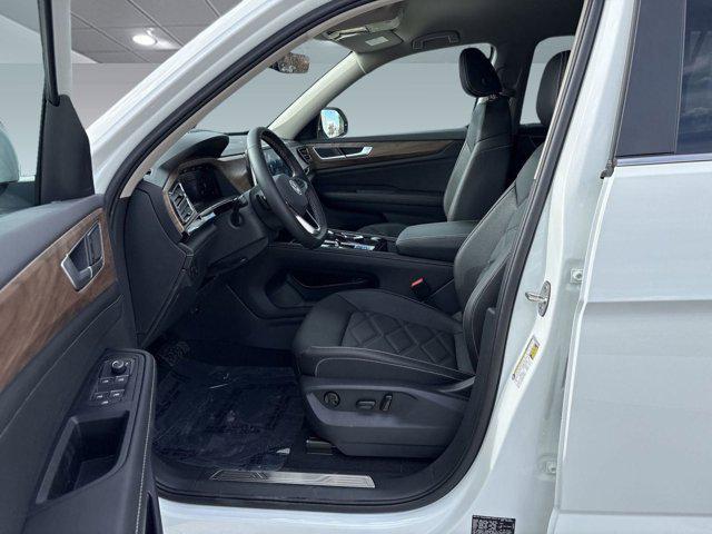 new 2025 Volkswagen Atlas car, priced at $43,073