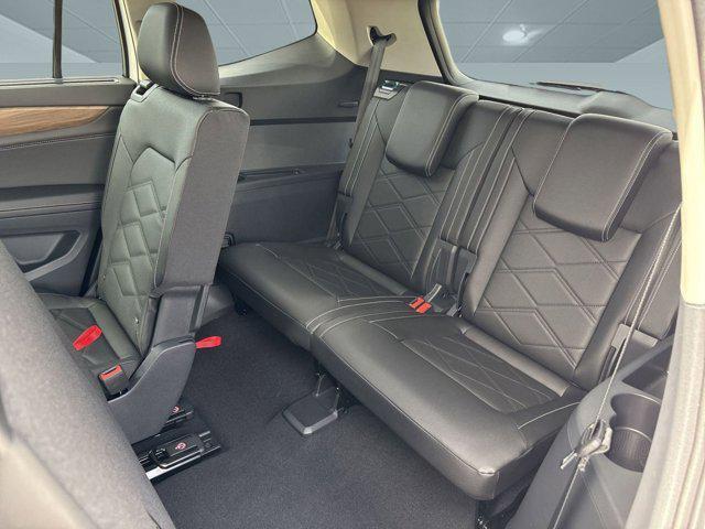 new 2025 Volkswagen Atlas car, priced at $43,073