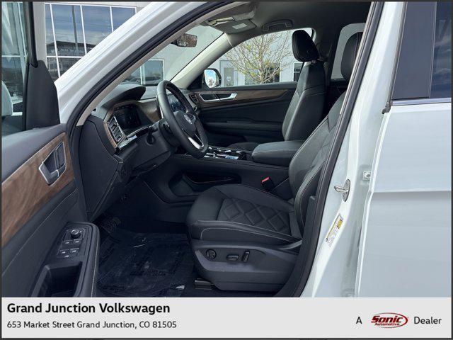 new 2025 Volkswagen Atlas car, priced at $45,111
