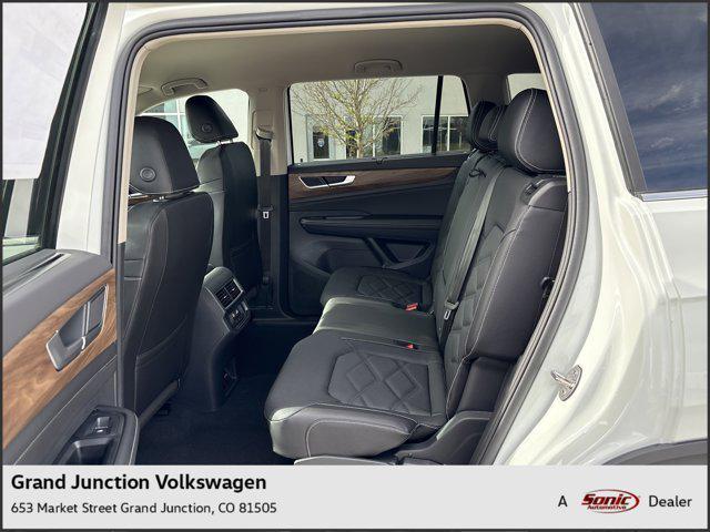 new 2025 Volkswagen Atlas car, priced at $45,111