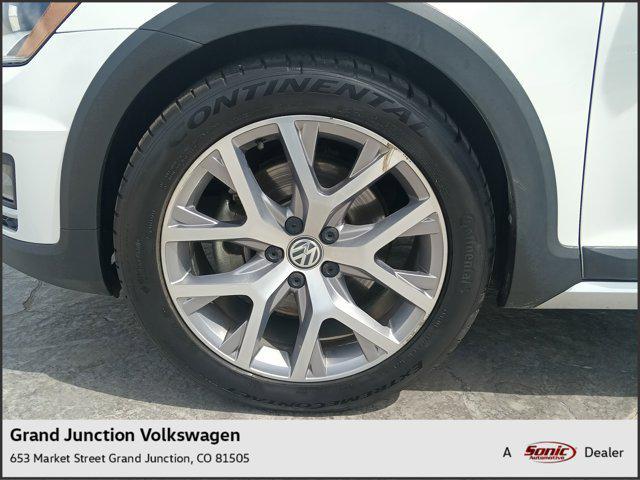used 2017 Volkswagen Golf Alltrack car, priced at $17,999