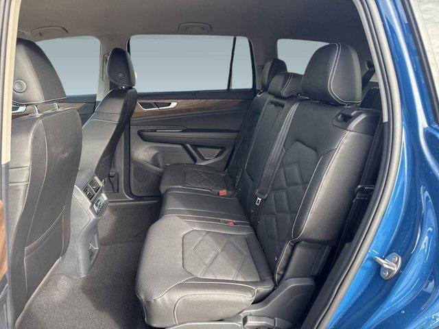 new 2025 Volkswagen Atlas car, priced at $43,073