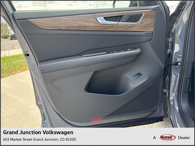 new 2025 Volkswagen Atlas car, priced at $45,151