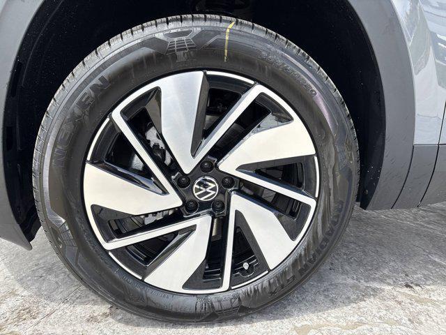new 2025 Volkswagen Atlas car, priced at $45,151