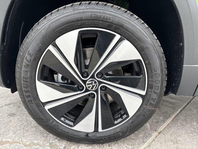 new 2025 Volkswagen Taos car, priced at $32,471