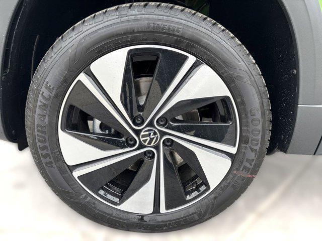 new 2025 Volkswagen Taos car, priced at $30,553