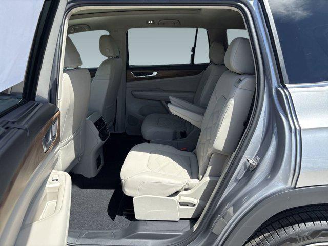 new 2025 Volkswagen Atlas car, priced at $44,722