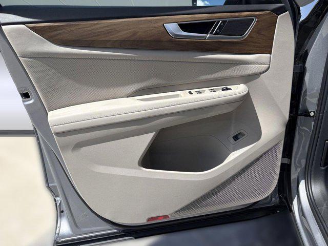 new 2025 Volkswagen Atlas car, priced at $44,722