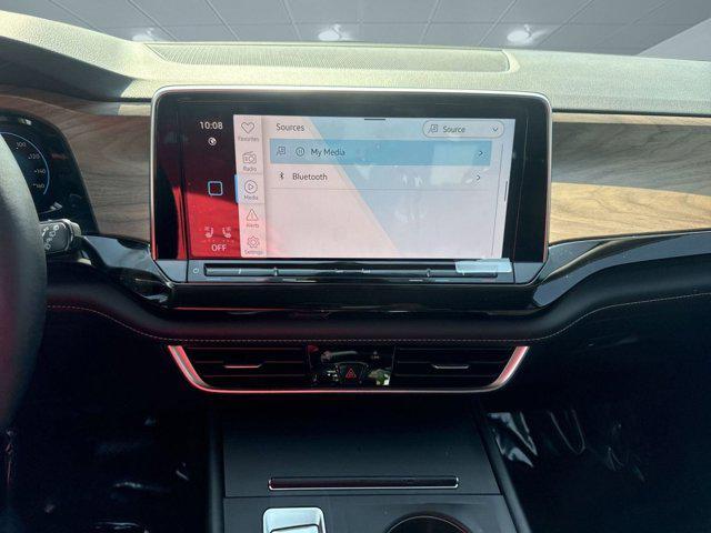 new 2025 Volkswagen Atlas car, priced at $42,240