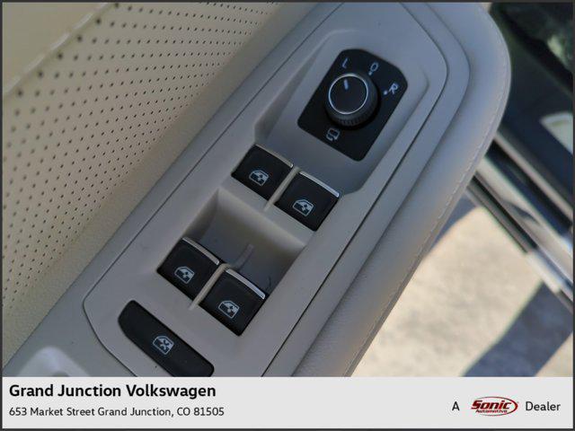 new 2024 Volkswagen Atlas car, priced at $52,881