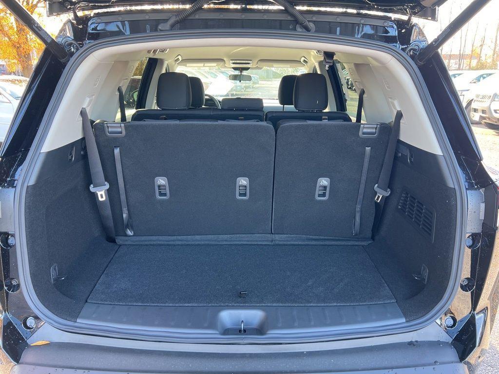 new 2025 Nissan Pathfinder car, priced at $39,962