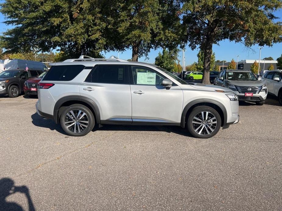 new 2024 Nissan Pathfinder car, priced at $49,563