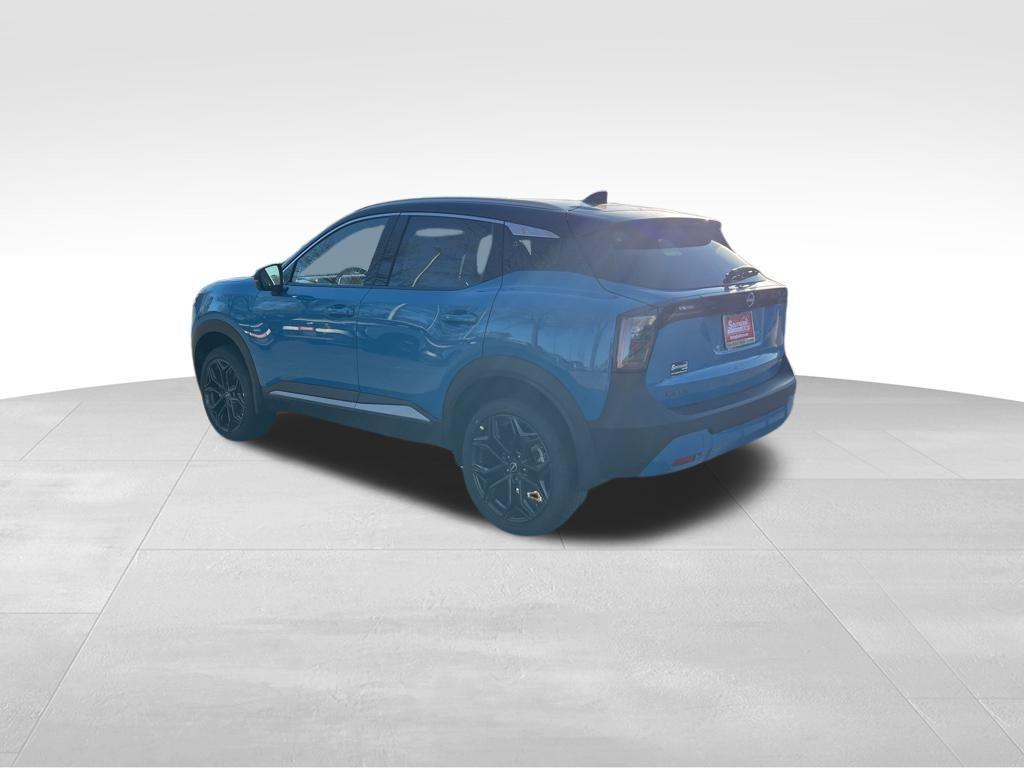 new 2025 Nissan Kicks car, priced at $29,017