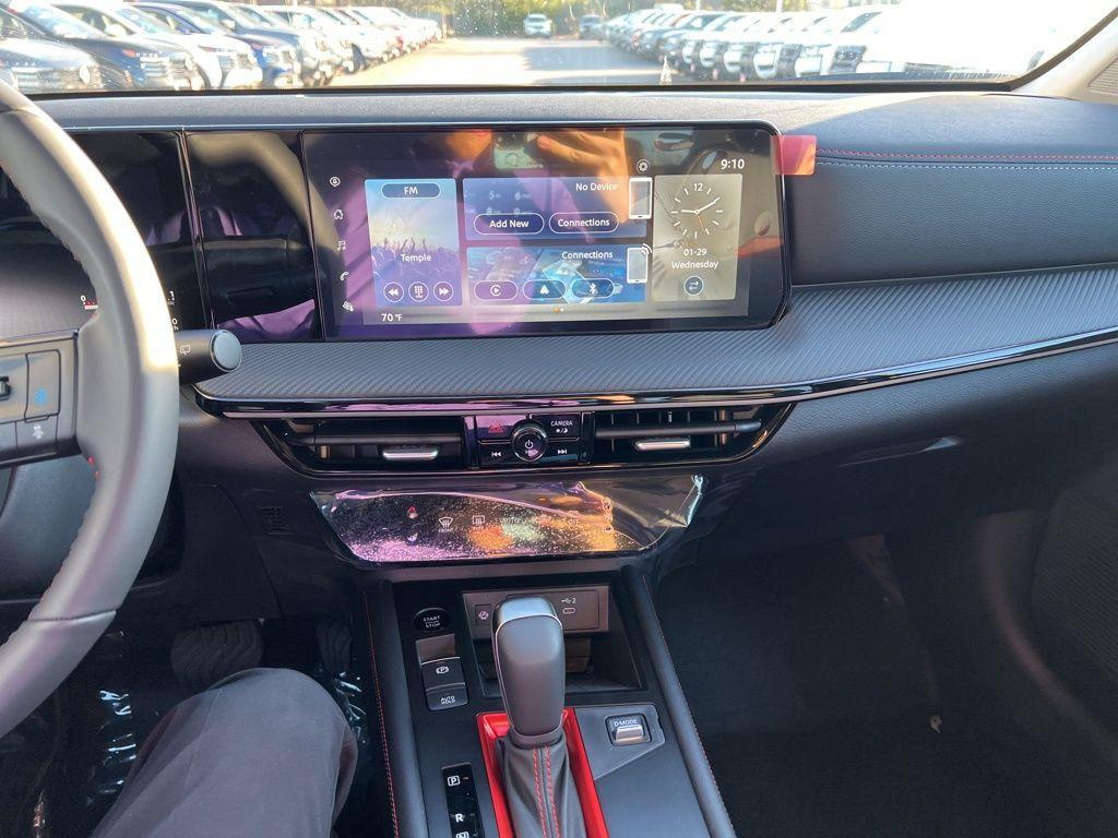 new 2025 Nissan Kicks car, priced at $29,017