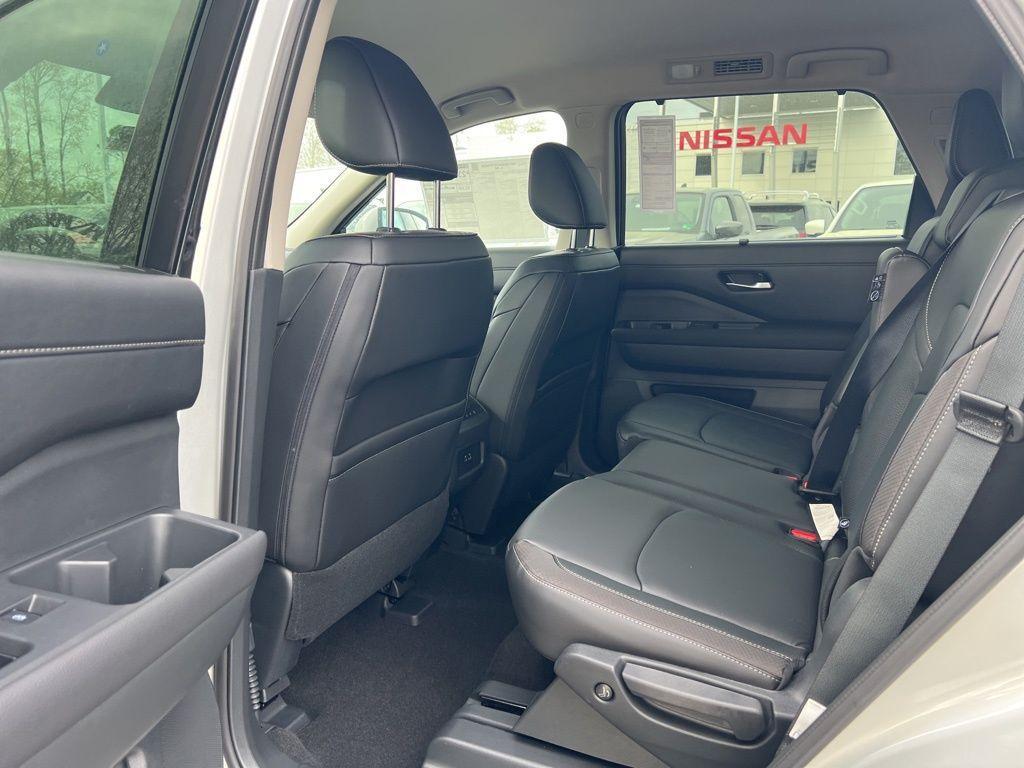 new 2025 Nissan Pathfinder car, priced at $41,469