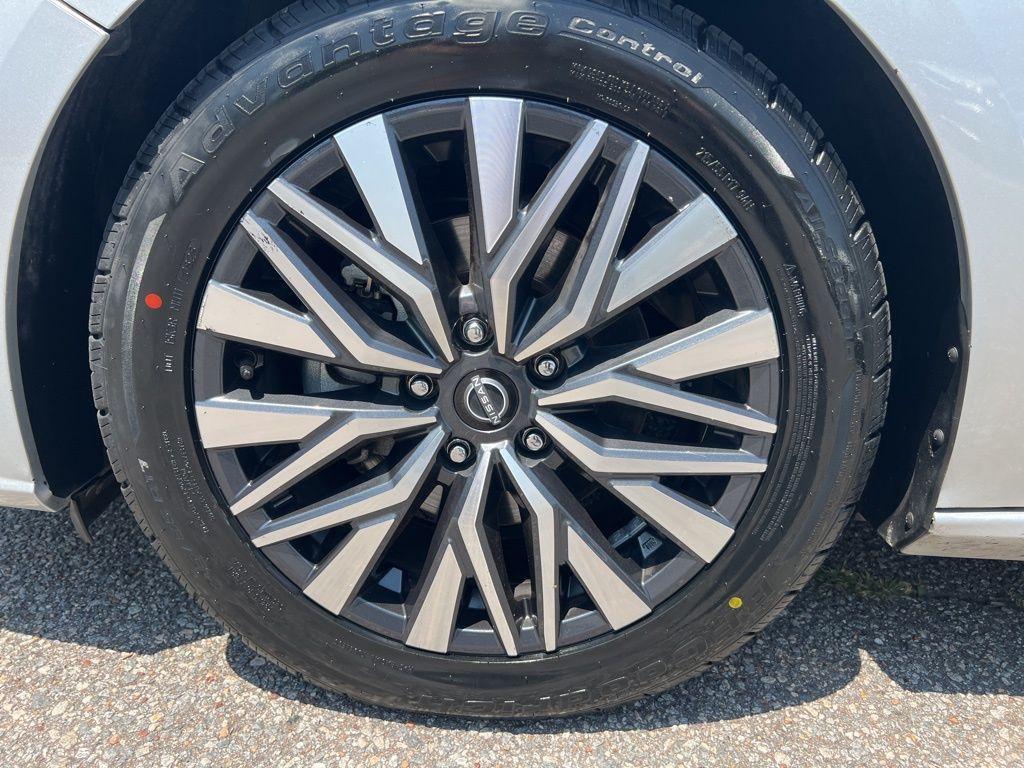 used 2023 Nissan Altima car, priced at $19,900